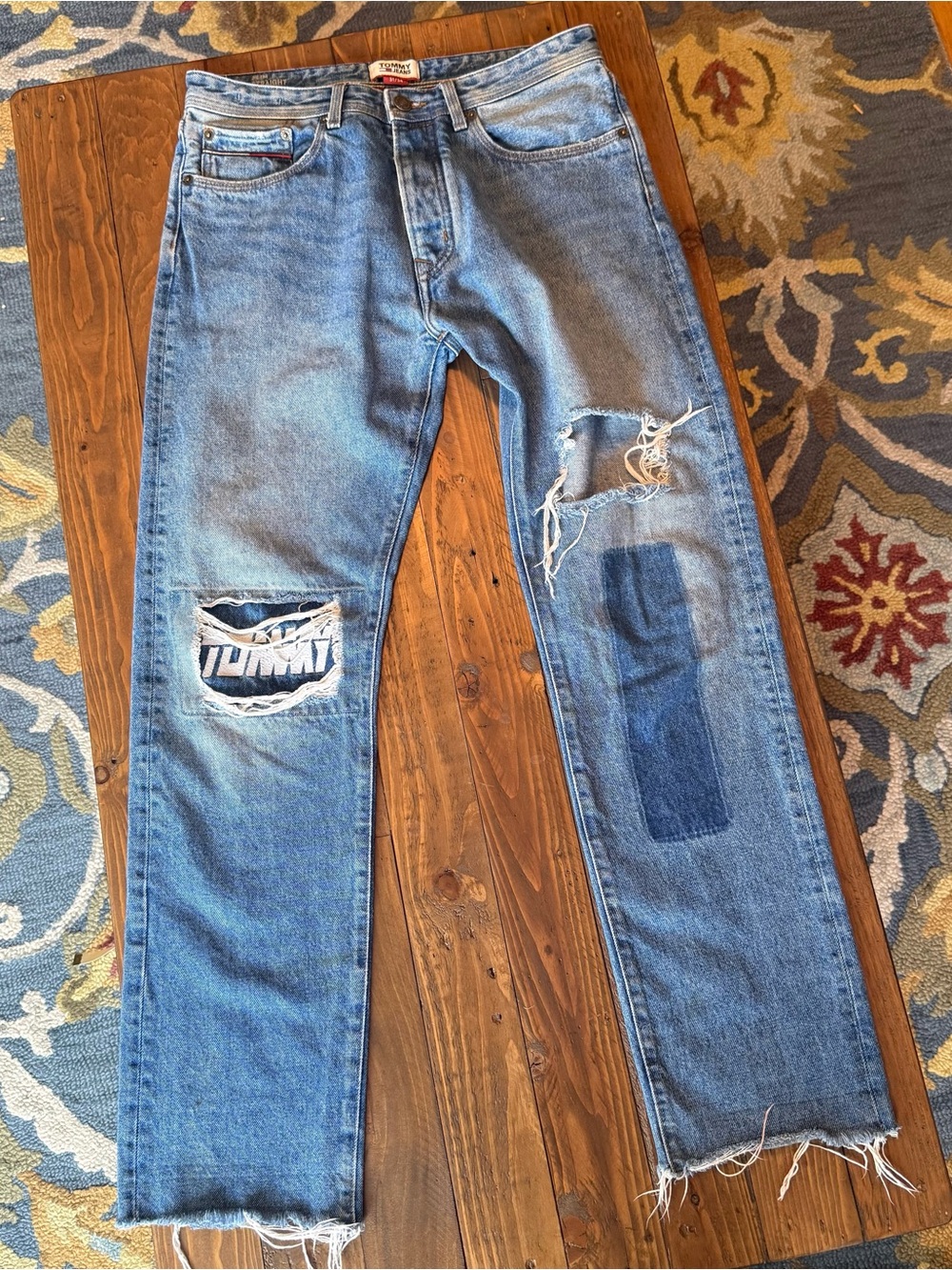 Tommy Hilfiger Y2K 90s Vintage Light Blue Distressed Straight Jeans